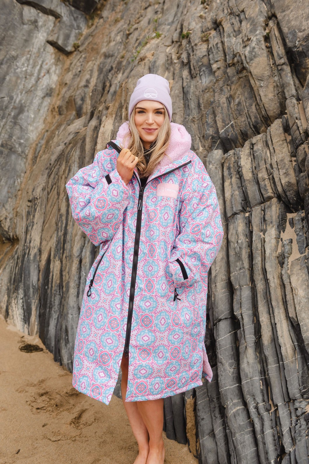 Cois Farraige Waterproof Changing Robe. (Aqua/pink) Eco friendly