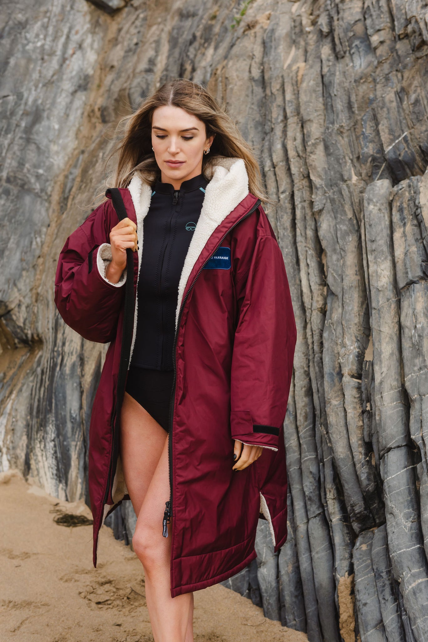 Smiwing Robe Cois Farraige Waterproof Changing Robe. (Burgundy) Eco-friendly