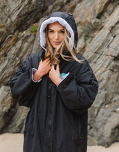 Load image into Gallery viewer, Cois Farraige Waterproof Changing Robe. (Black)Eco Friendly

