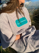 Load image into Gallery viewer, Cois Farraige Towel Robe

